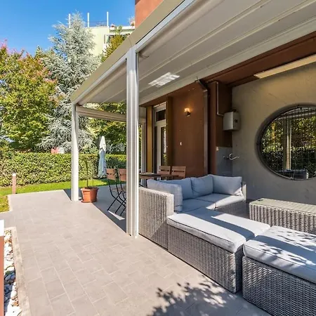 Con Giardino In Piena Citta Lejlighed *