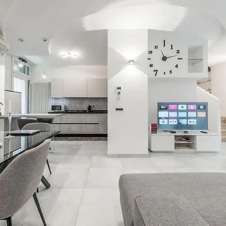 Lejlighed Con Giardino In Piena Citta Modena